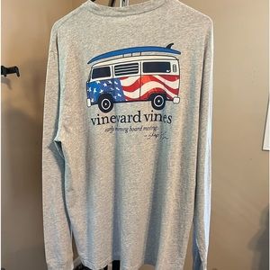 Vineyard Vines Bus & Board long sleeve tee. Size Men’s Large. Heather gray.